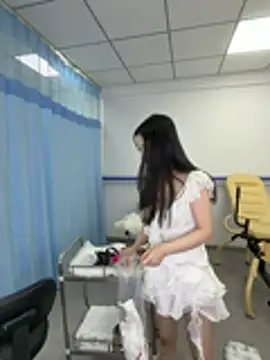 AYW-21 Live XXX-Chat