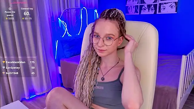 Онлайн чат XXX VioletShine