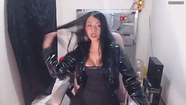 Živý XXX chat toxxxic_cams