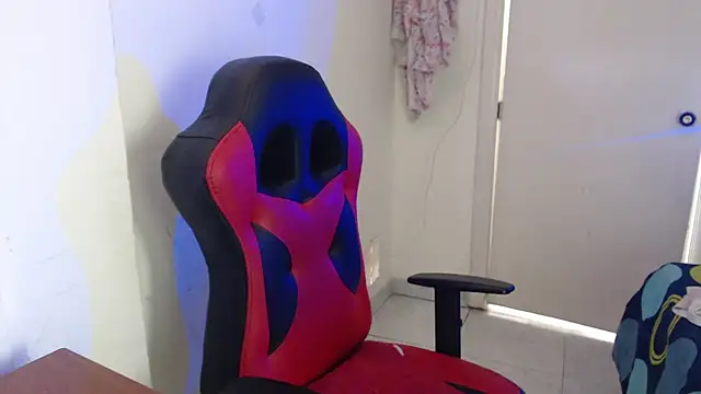 Chatroom XXX en direct de Maximesex