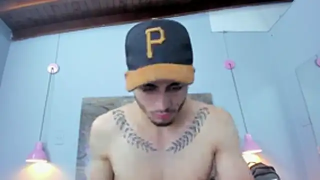 James-06 Live XXX Chat
