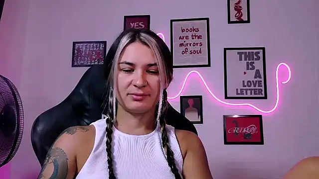 AlisaFrost 现场XXX聊天