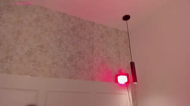 Emily_luveのライブXXXチャット