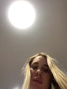 Živý XXX chat MiaMilas
