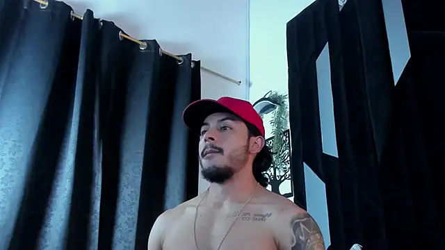 Justin_WhiteJS Adlı Modelin Canlı XXX Sohbeti