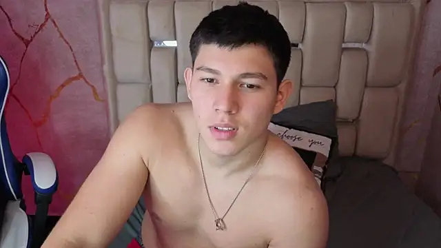 JamesCr_ Live XXX-chat