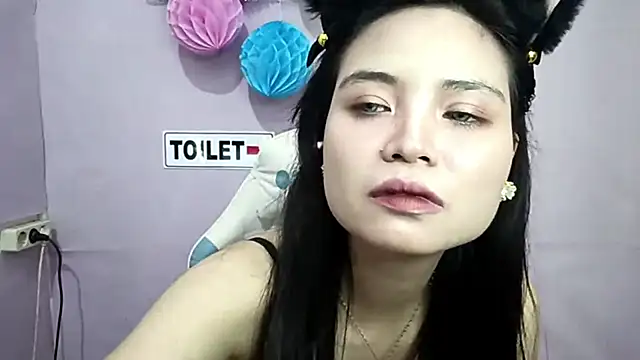 FerminaBoutwell live XXX chat