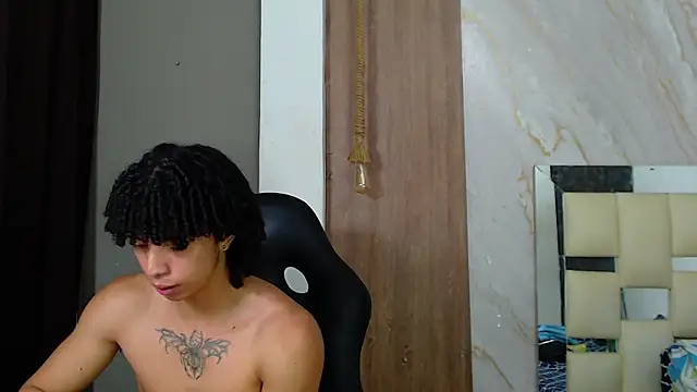 Chat +18 de kim_curlyy ao vivo