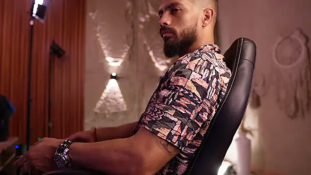 XXX chat uživo modela DannSaenz