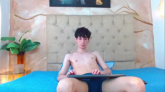 Pokazy przed kamerką – Luke_Carter