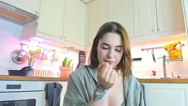 LiyaFly Chat XXX live