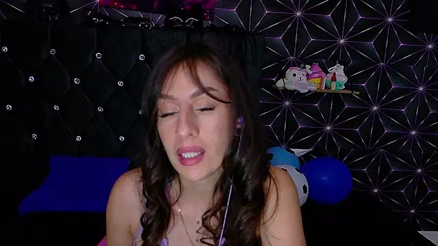 Miis_Beella's Live XXX Chat