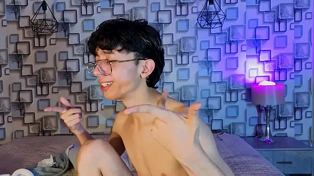 Twink_Sebas7のライブXXXチャット