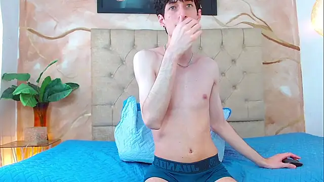 Chat +18 de Luke_Carter ao vivo