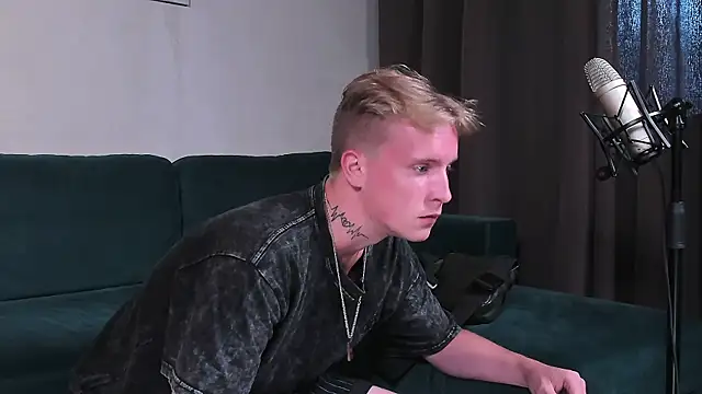 SweetBoyAlexx élő XXX-chatje