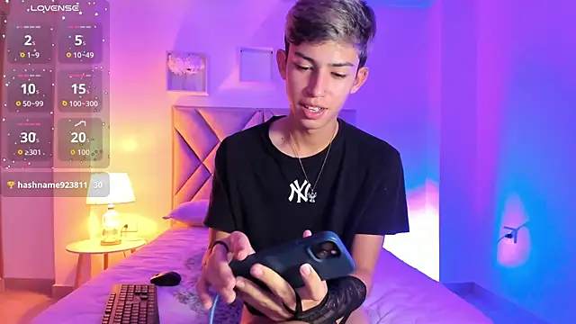 Czat XXX na żywo – Baby_noahtt