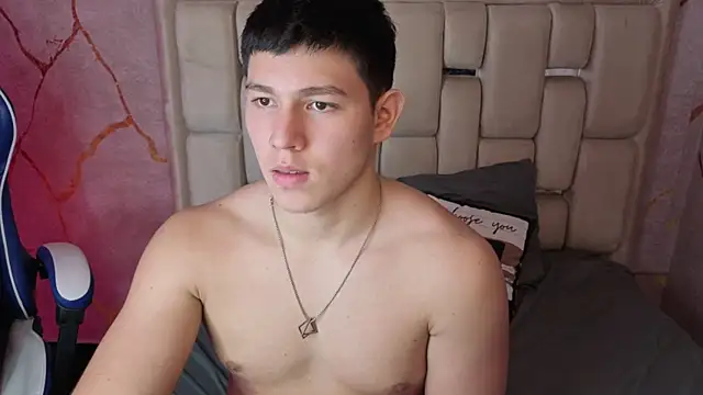 JamesCr_'s Live XXX Chat