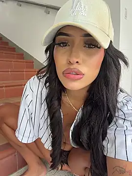 MystiqueXXX's Live XXX Chat