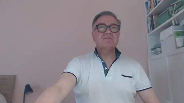 YOU6me's Webcam Show