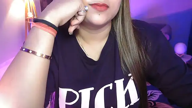 Mitikaa XXX чат на живо