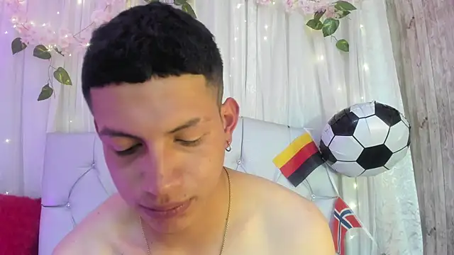 Tony_Zackk: онлайн-секс-чат