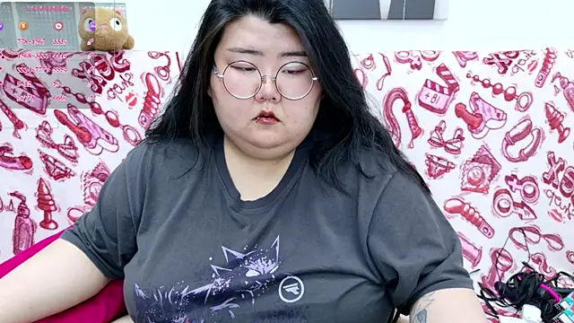 Nadine_asian: онлайн-секс-чат