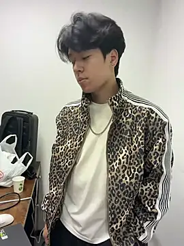 SSSS_88 即時 XXX 聊天