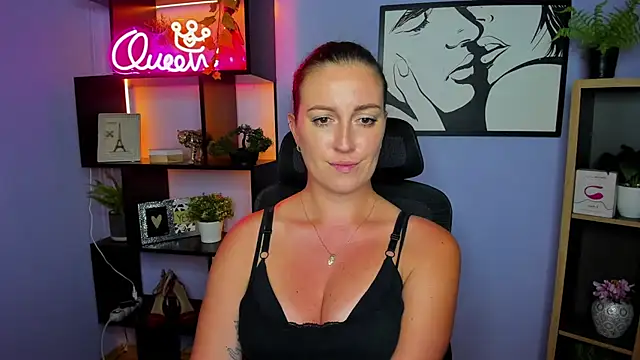 XXX chat uživo modela FUN_AMI