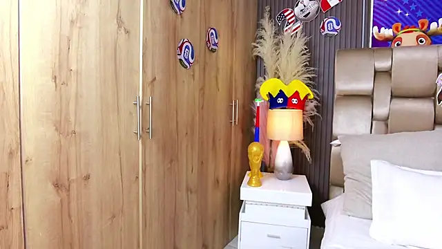 צ'אט XXX בשידור חי של XXMILE