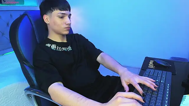 SamBlack_ live XXX chat