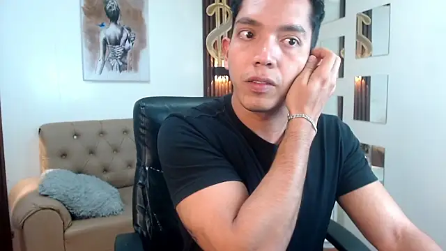 paul_cros Show in webcam