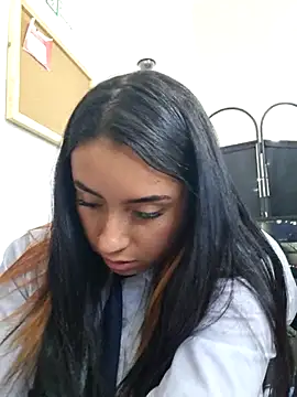 Chat +18 de Angela__05 ao vivo