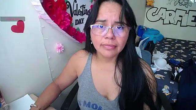 Chat +18 de Miss__kendra_ ao vivo