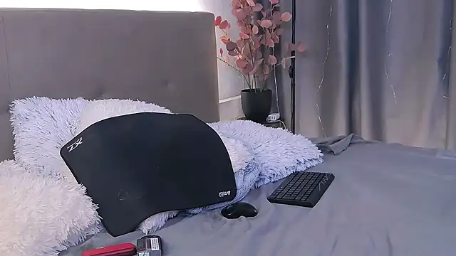 SofiaHill Chat XXX live