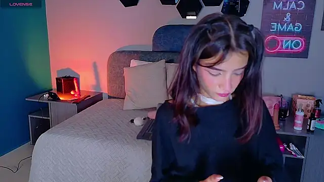 Charlott__18 Adlı Modelin Canlı XXX Sohbeti