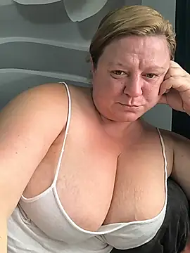 XXX chat uživo modela jusichka