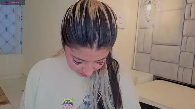 Dahiana_Dmour_'s Live XXX Chat
