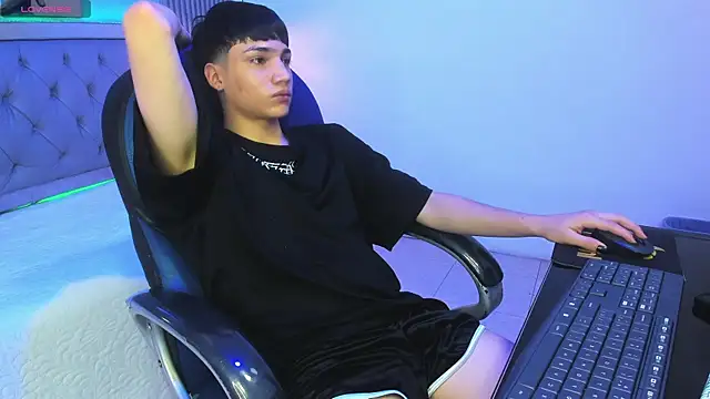 SamBlack_ Adlı Modelin Canlı XXX Sohbeti