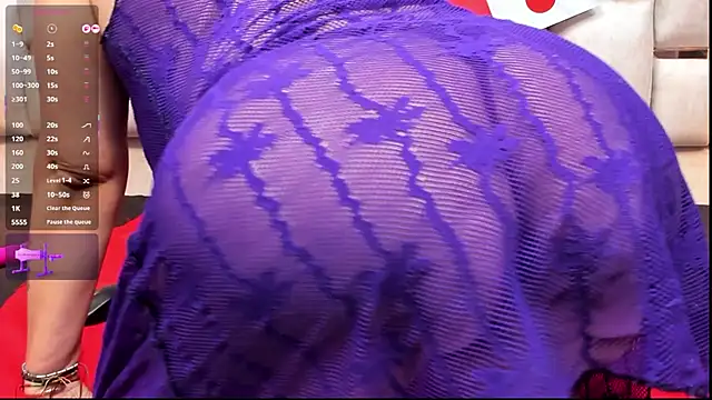 Chat +18 de Milf_Drip ao vivo