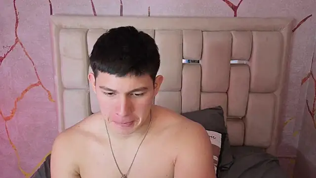 JamesCr_'s Live XXX Chat