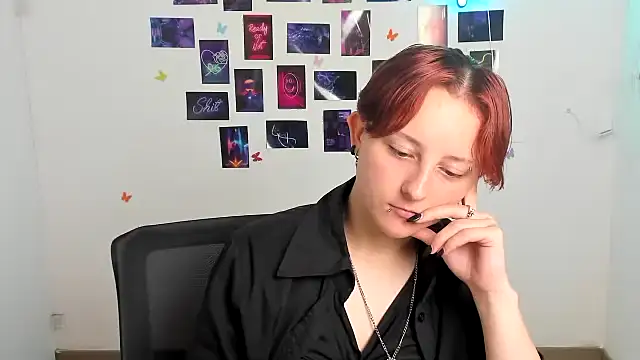Dilara_Kiss_ élő XXX-chatje