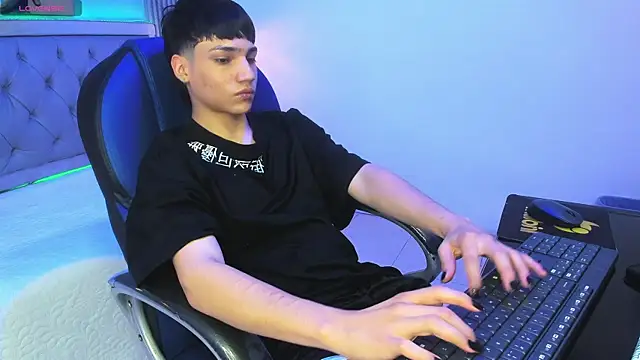XXX chat uživo modela SamBlack_