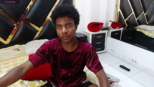 NoahJhonson69のライブXXXチャット