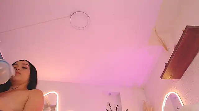 Chat XXX en directo de ViolettaHotLatin_