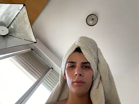 הופעת וובקאם של Lily_WellGifted