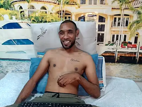 IndianMagicMike Chat XXX in diretta