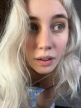 צ'אט XXX בשידור חי של LovelyMiu
