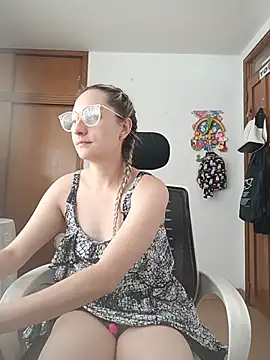 Adele_johnsonn1 লাইভ XXX চ্যাট