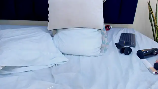 XXX chat uživo modela mayaevansmg