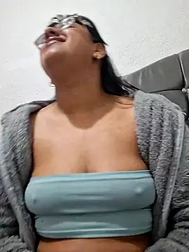 ZaidaWet's Live XXX Chat